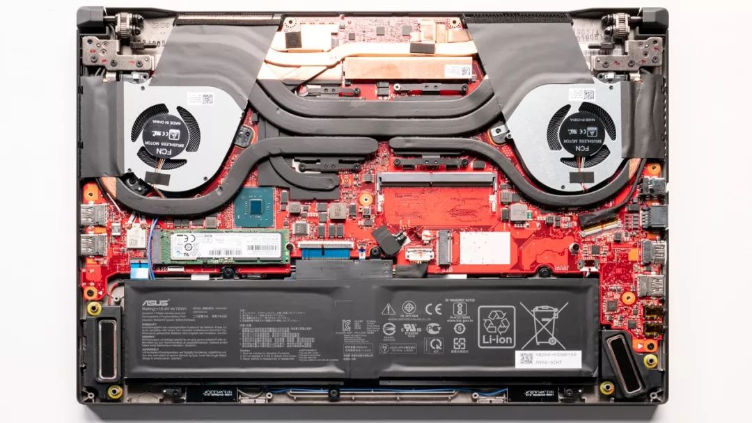 【猪王的良心结语】上图是冰刃3s新锐的拆机实拍图,6热管双风扇的组合