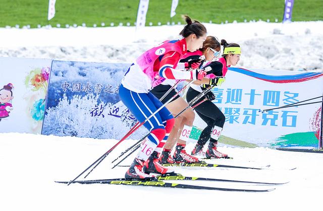 相約十四冬國內百名選手齊聚牙克石 上演激烈仲夏雪中飛