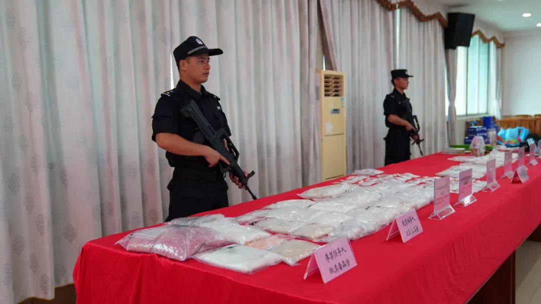 今年以来,全市共查处吸毒人员827人,强戒吸毒人员319人