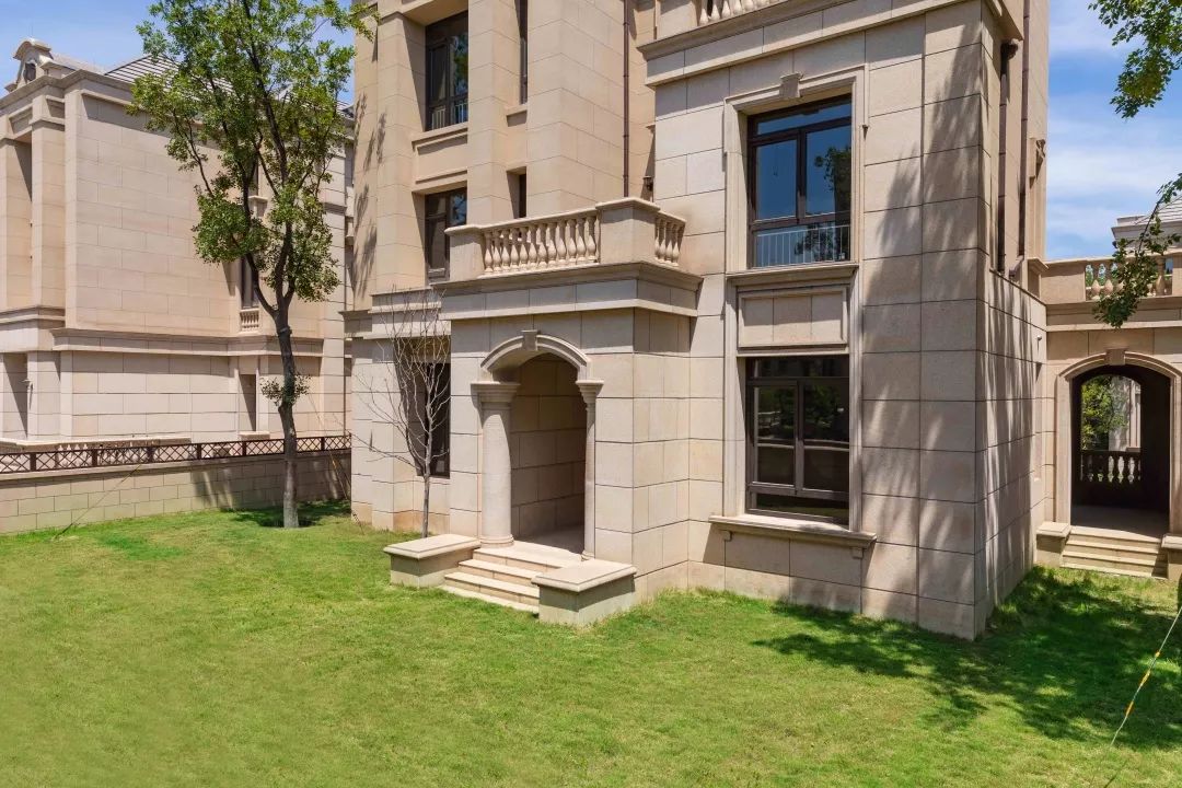 sapphirehouse从古油画中搬出约570㎡类独栋法式别墅处处散发着优雅