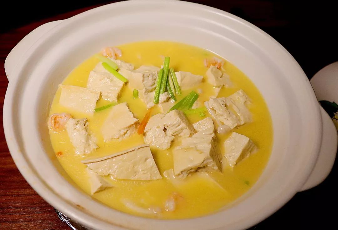 捞汁石斛苗,浓汤手掰老豆腐天府水晶肘,捞汁凤尾西芹甜品小吃给你带来