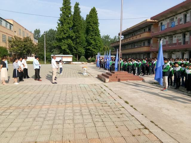 安徽阜阳阜南中岗中学召开全体师生期末安全教育会