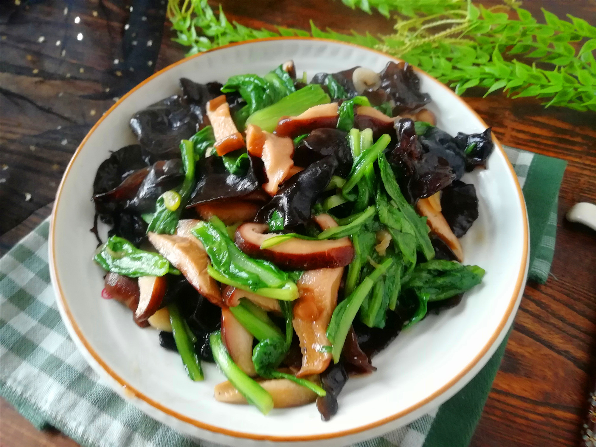 原创12道养生小炒不放肉更适合天热吃清淡味美备受女士喜爱