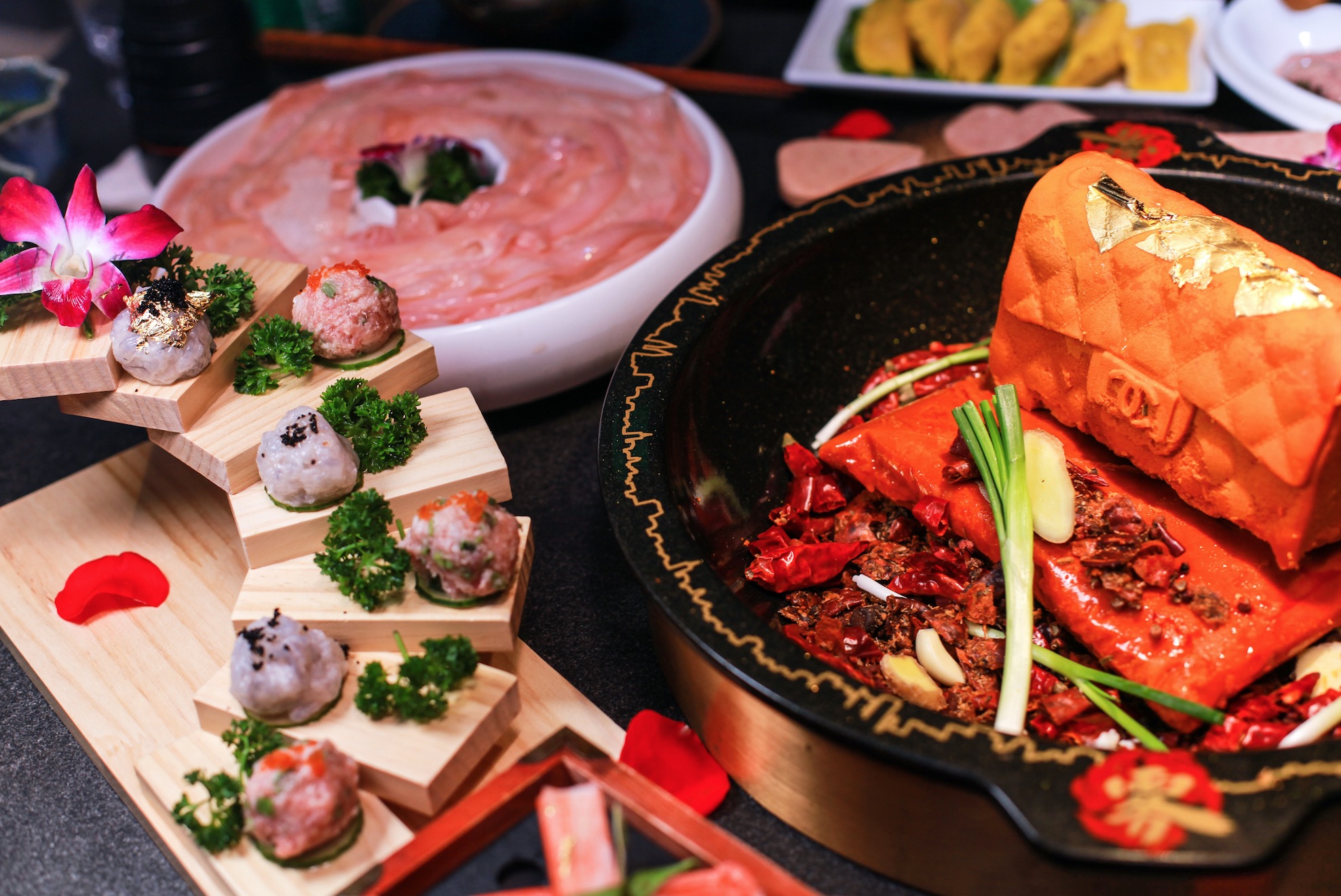 史上最奢华的金箔火锅来啦吃土少年都能秒变土豪