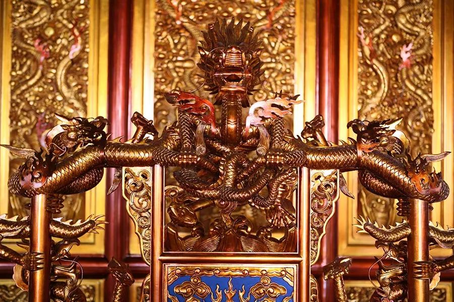 东阳木雕始于唐而盛于明清,至康熙乾隆年间已闻名全国,当时东阳约有