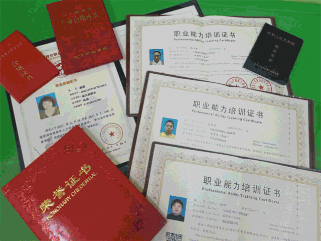 家民办三证齐全(保健资格证食品安全许可证幼儿园办园许可证)的幼儿园
