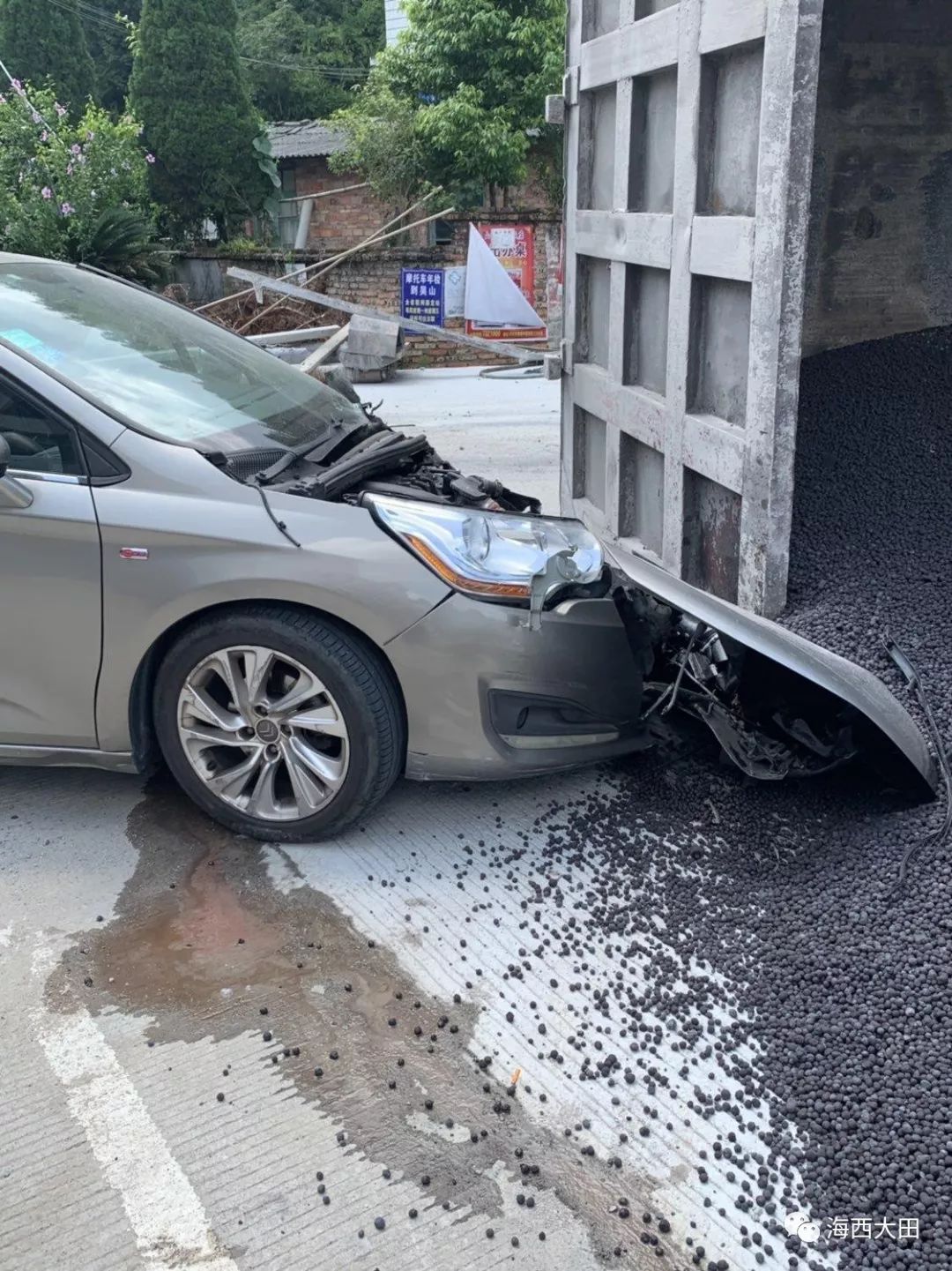 大田阳春路口发生一起交通事故