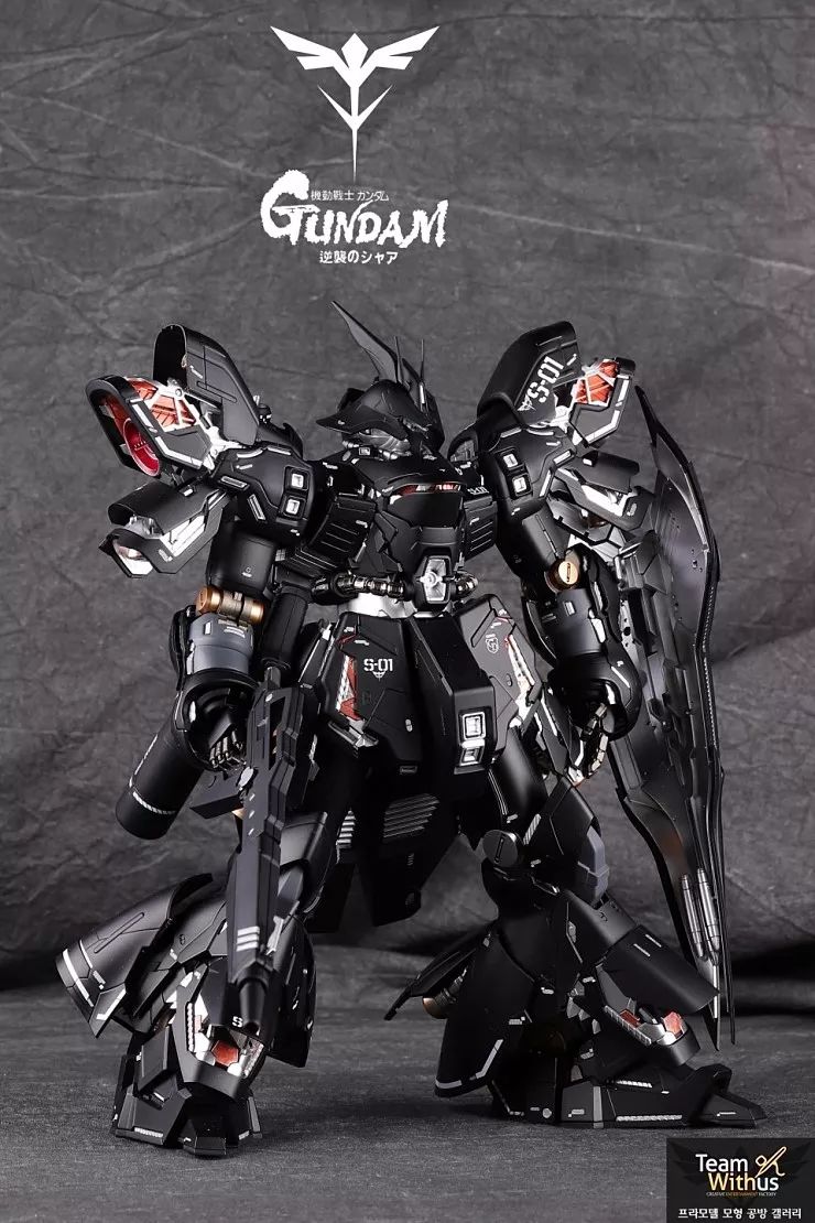 这次这个黑色的确实是把小编震到了,一片乌漆嘛黑还要能表现出来机体