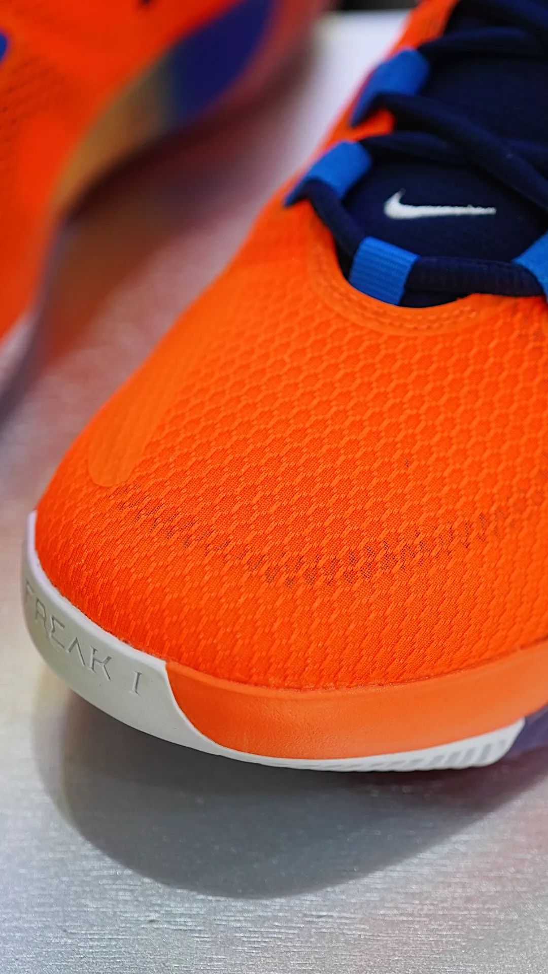 nike zoom freak 1 "all bros" 以字母哥兄弟四人为灵感,采用醒目橙色