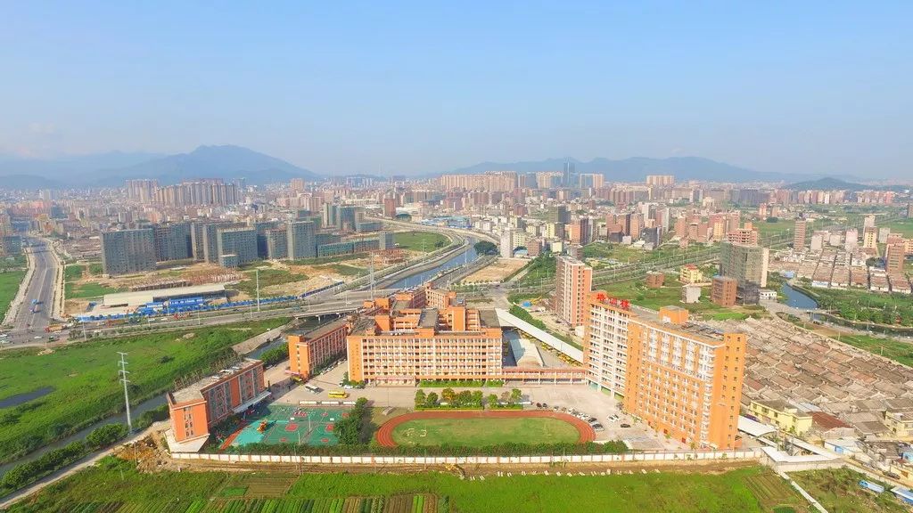 电话:2218666电话:2238168育才学校新寨校区招生处地址:普宁市流沙北