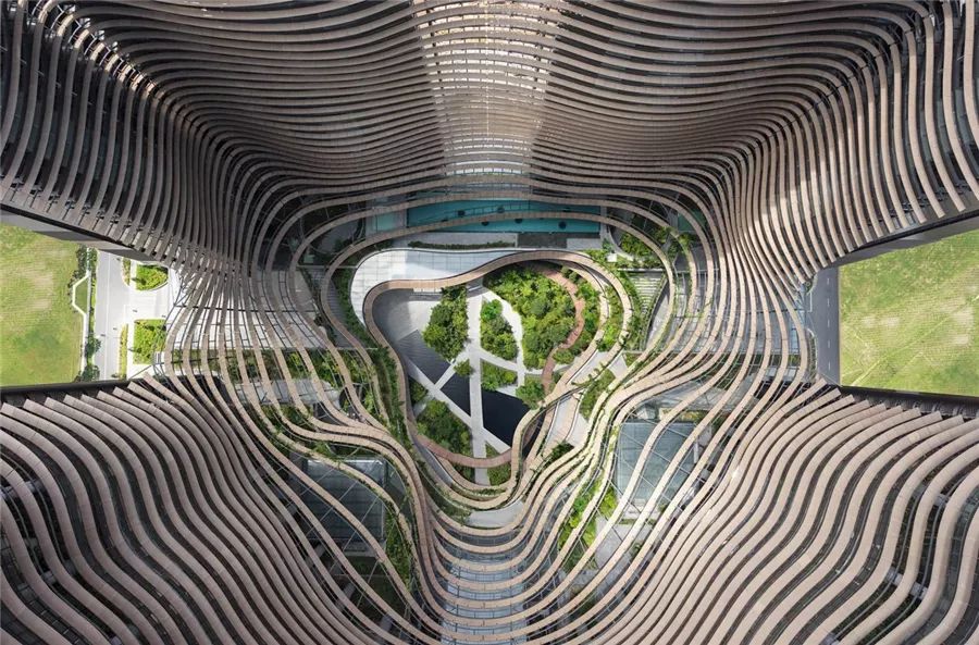 围合空间景观构成的无形与限定