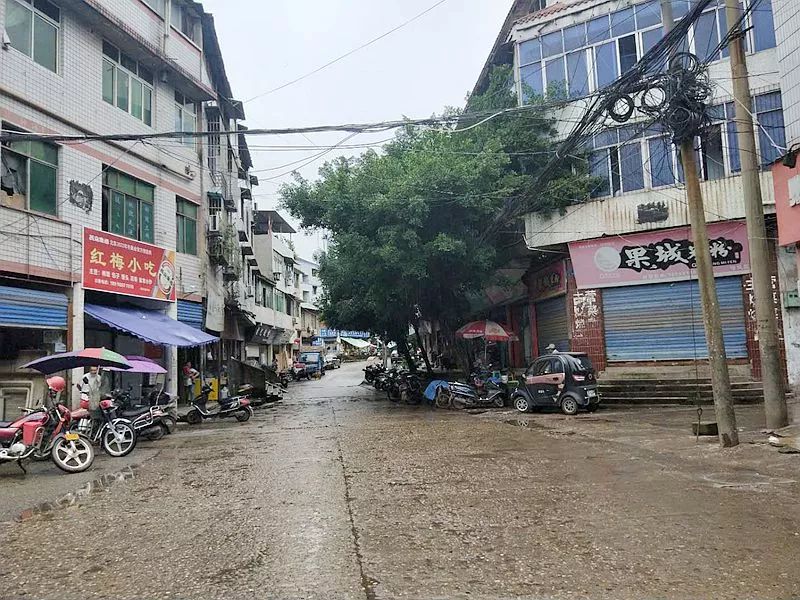 南充顺庆区华凤镇华凤街道的老房子即将拆除