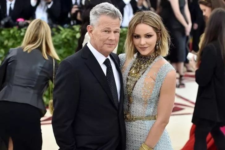 美国69岁音乐大师davidfoster第五次结婚新娘是小34岁女歌手