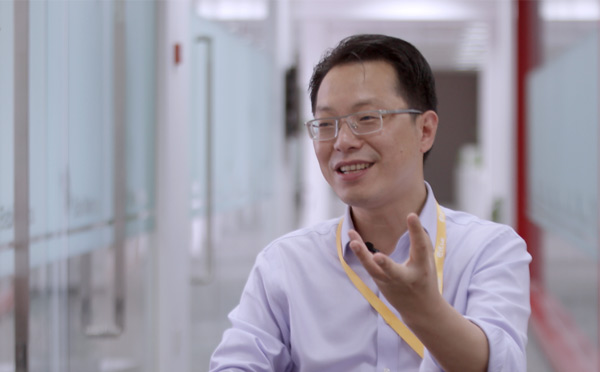 初中毕业开包子店,年挣10亿,号称"馒头大王"_刘会平