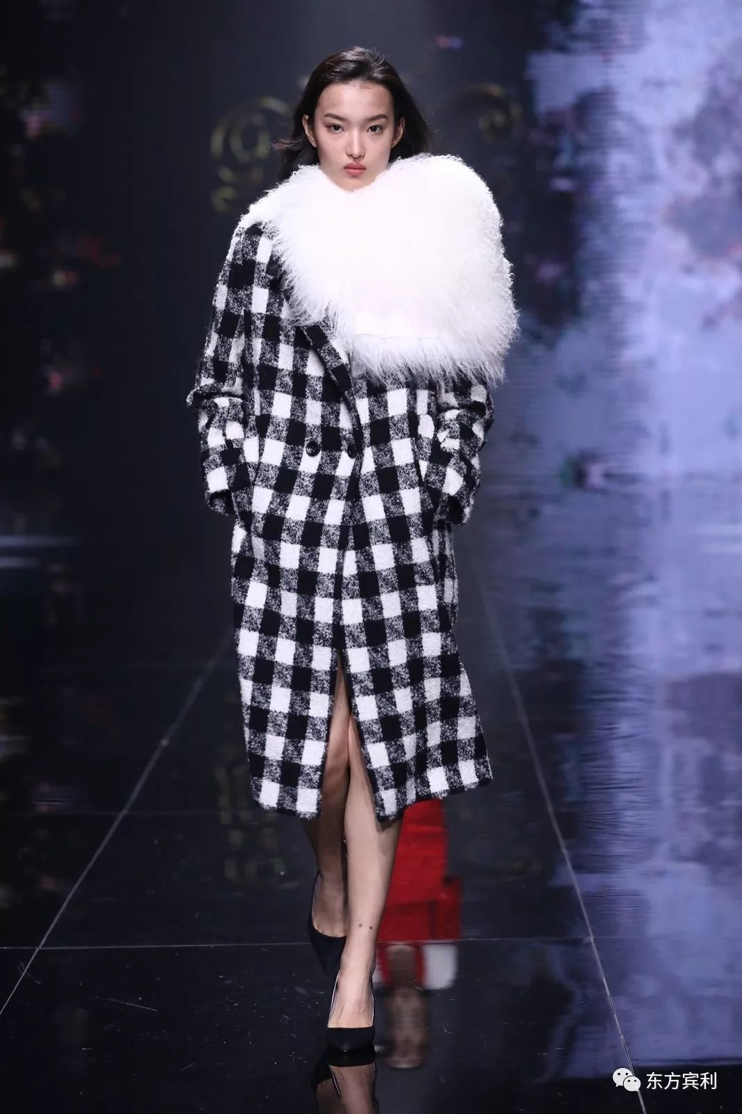 一天竟然能打造5场皮草大秀