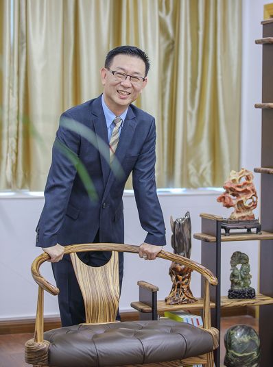 40年他的标签一直都是酒店人一记鲤城大酒店董事长吴俊伟