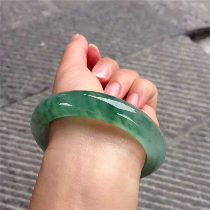 知道飘花翡翠吗老徐带你认识飘花翡翠