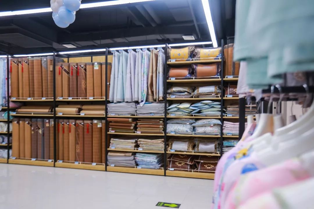 今日,潢川再添一家西亚超市!