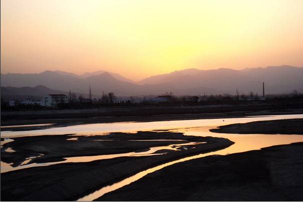 河,燕子河,黄氏河;淮河则有汲河,沣河,史河,灌河,白鹭河,洪河,南汝河