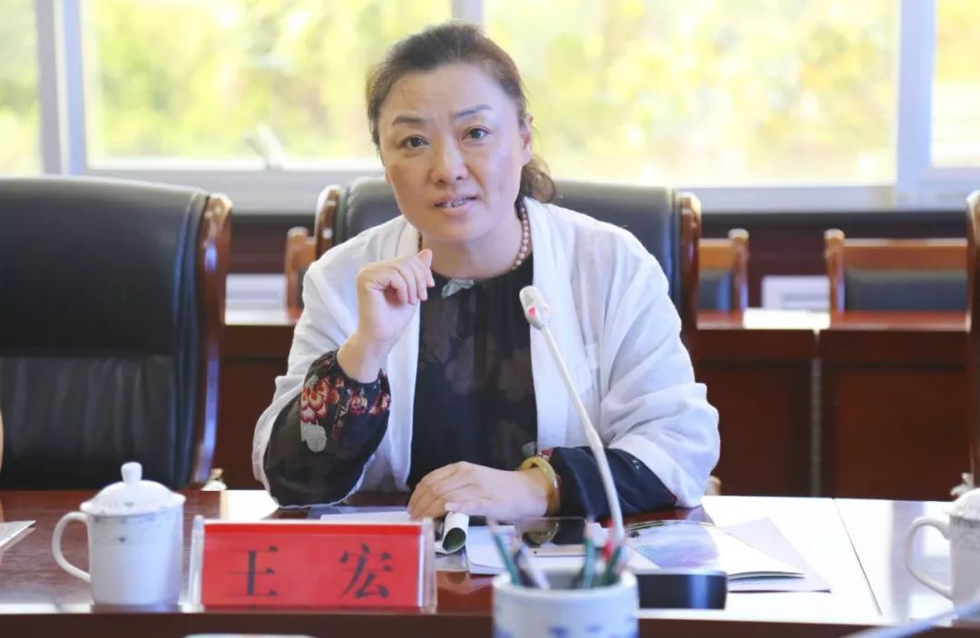 宁夏利通区人民政府区长李玉山同志,利通区发展和改革局局长田升同志