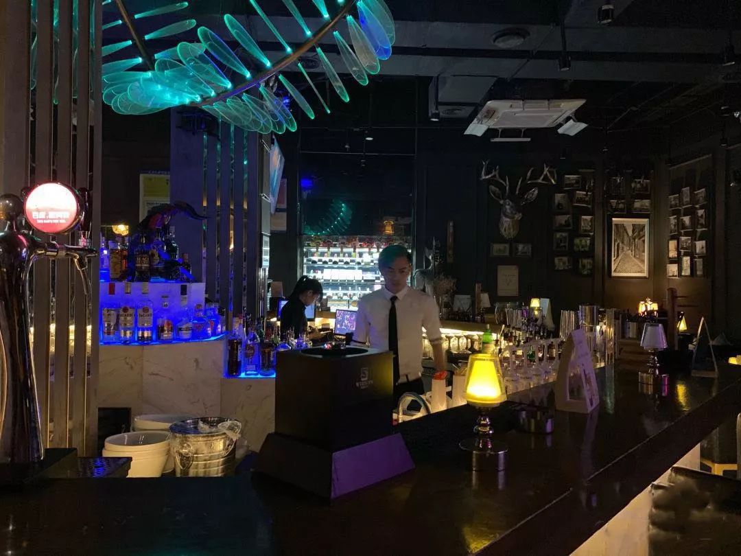 菊花啤枸杞啤铁观音莫吉托广州这些猎奇酒朋克养生党也爱喝