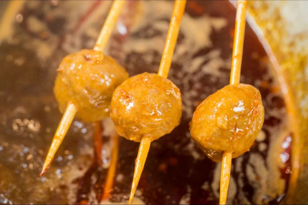 这家成都户口串串店,老板喊话让广州人给他上一课!