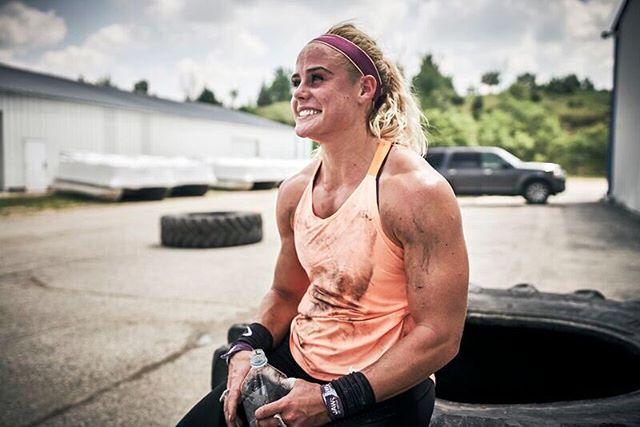 crossfit最强悍女子一身肌肉体重150斤让人有点不敢靠近