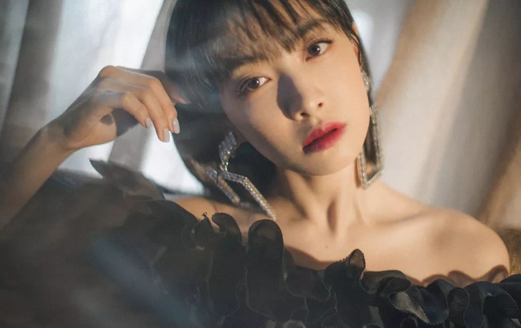 各大明星高光挑头6月造型a到爆了