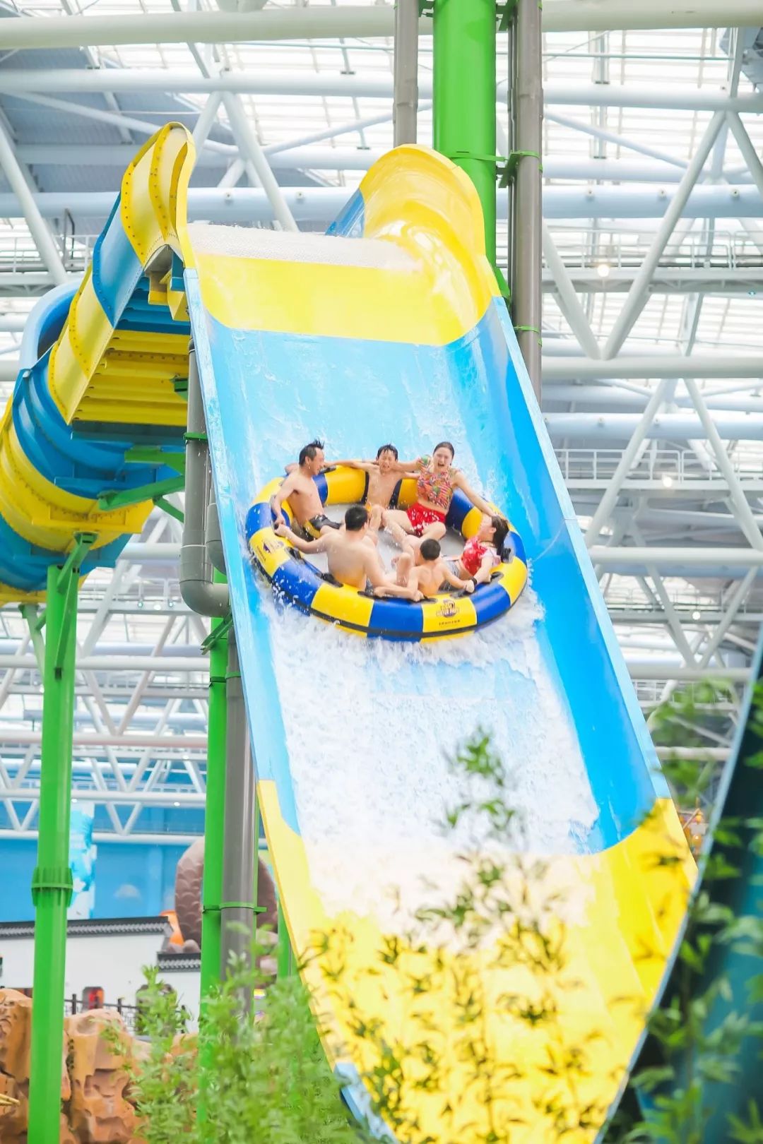 水世界,四季恒温,室内25°c以上,水温28°c以上,365天尽享嬉水欢乐