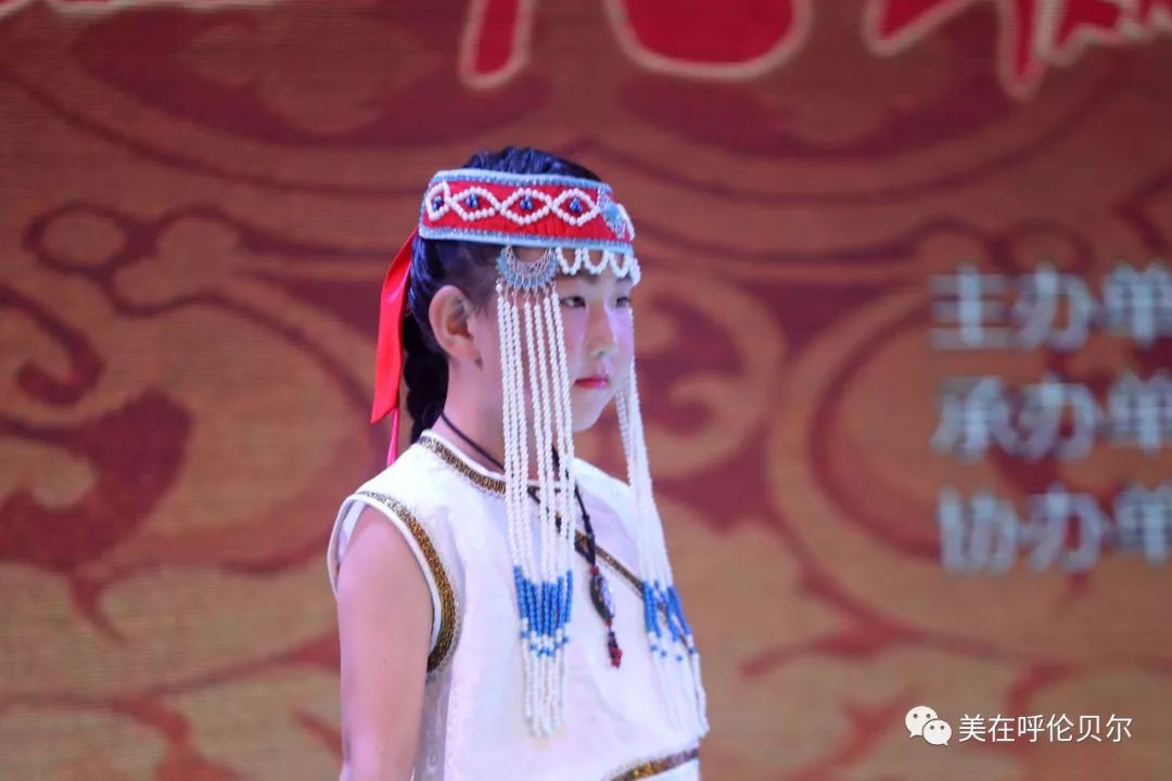 2019达斡尔族服饰展演亮点纷呈