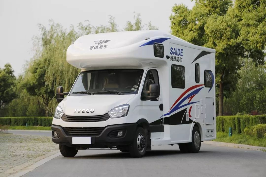 赛德白鲸系列人生最美不过自由奔放的生活