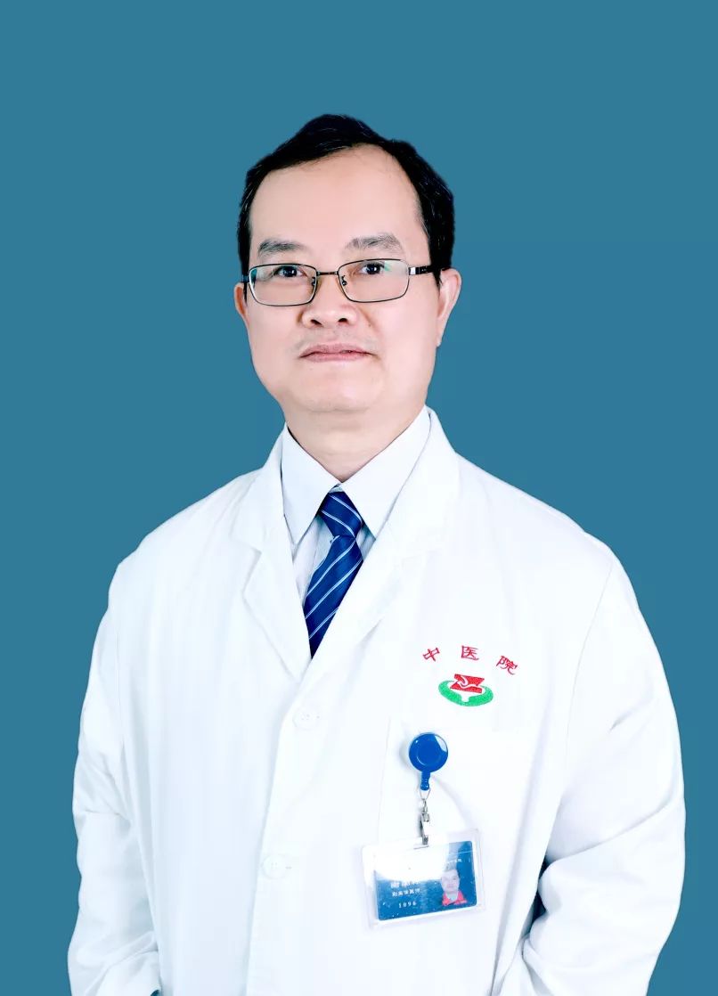 谢荣标副主任医师,从事中西结合皮肤病,性病诊治30多年,是中医院中西