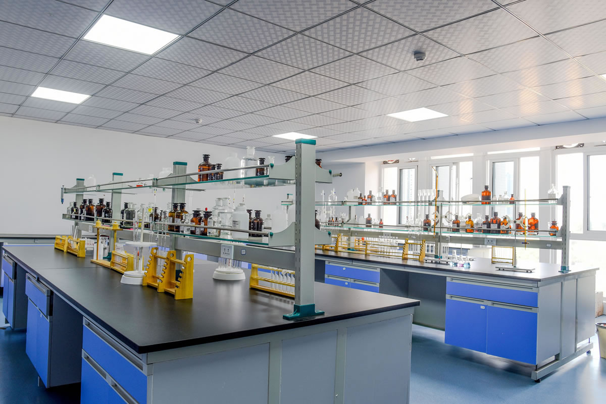 医药实验室是进行医药类实验的实验室,主要包括药品研发实验室,qc实验