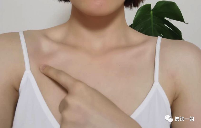 戚薇陈乔恩锁骨放鸡蛋是因为斜方肌太粗壮了!