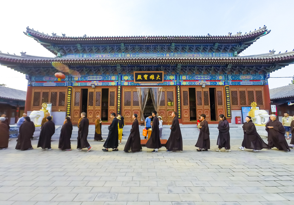 天开寺位於北京市房山区韩村河镇龙门生态园内元宝山上,是北京境内