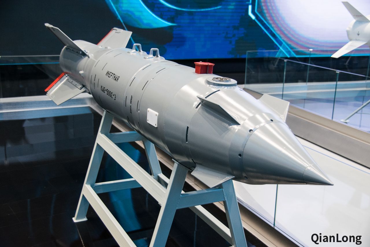 18.战术导弹武器公司展出的kab-500s-e制导炸弹.
