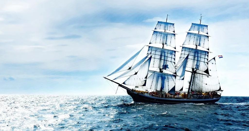 一些无形的航海家驾着我通过奇妙的大气,在陌生的大海上乘风破浪