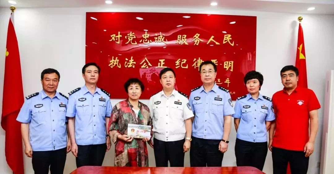七一公安部公安文化基层行文艺小分队到涿鹿县公安局慰问