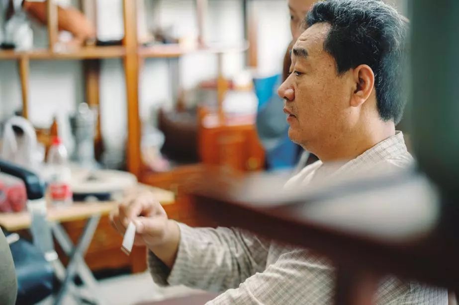 开封工匠风采陈连义炉火纯青铸官瓷