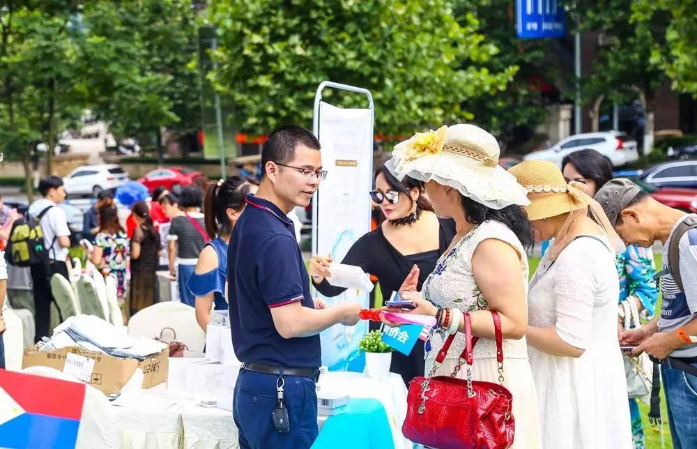 俊男靓女云集莎嫩护肤带你探秘美侨会高端美式社交酒会