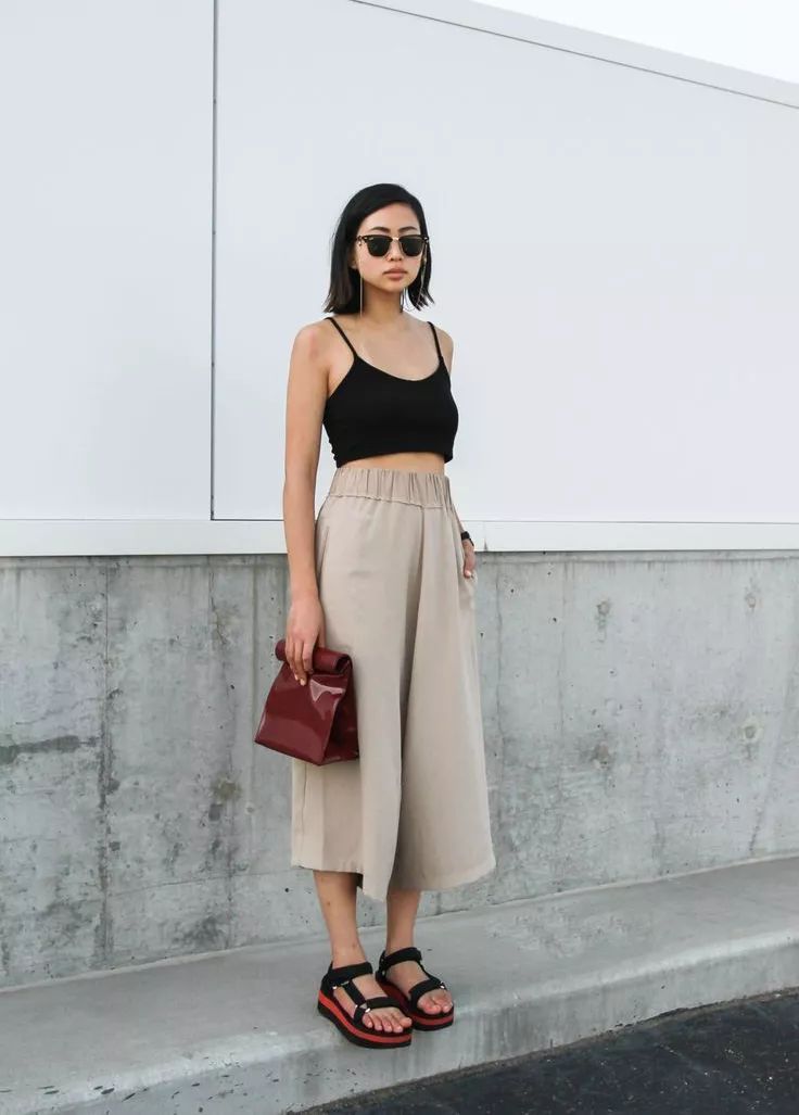 上瘦下显胖梨型身材的你,这样穿真的很美._吊带