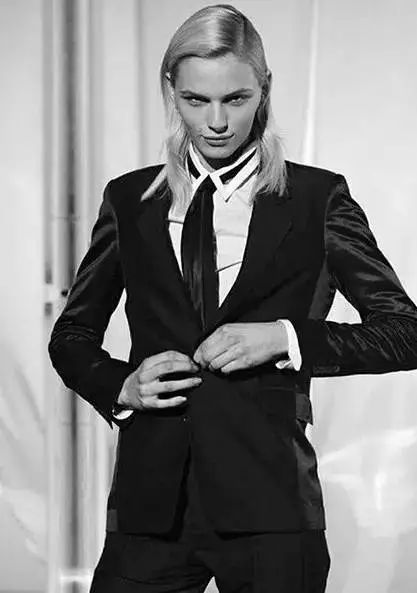 的跨性别模特,还有出道时因雌雄莫辨的金发形象而声名大噪的andreja