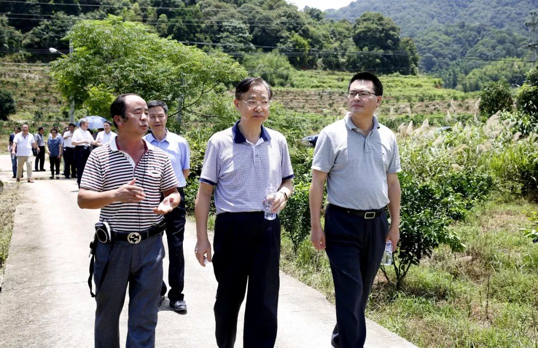 调研组听取了明溪县脱贫攻坚情况汇报,对明溪精准扶贫成效给予充分