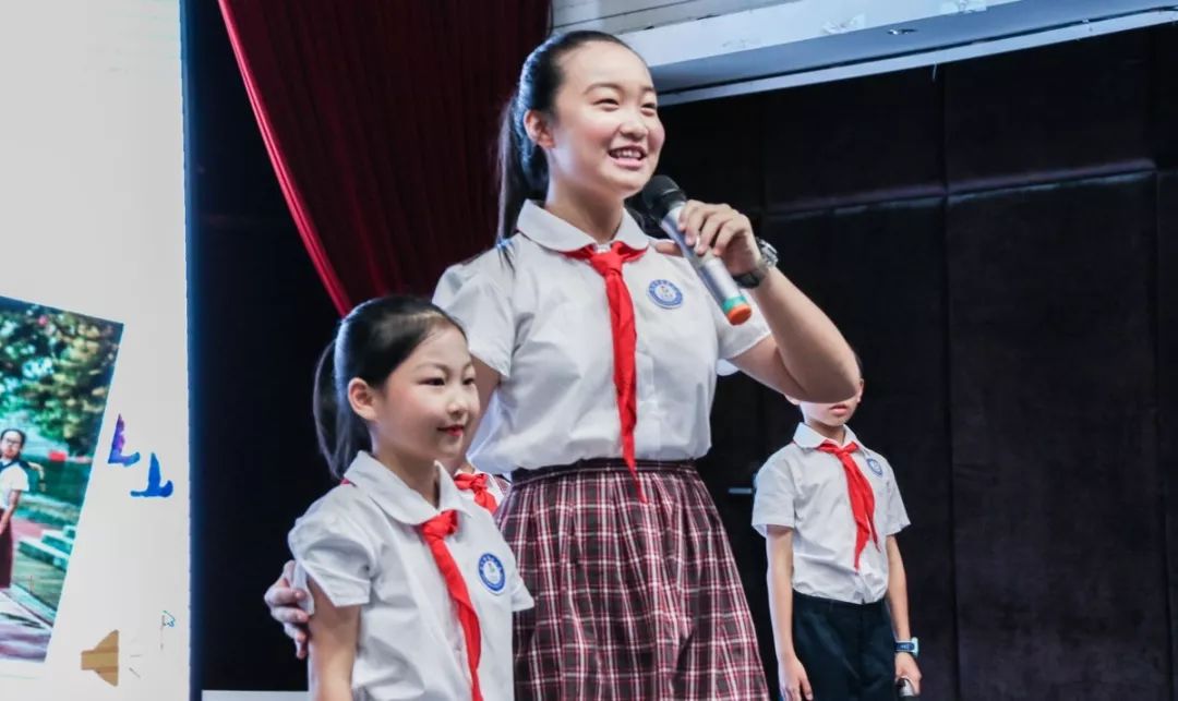 愿你以梦为马莫负韶华宝城小学举行2019届毕业生赠班旗仪式