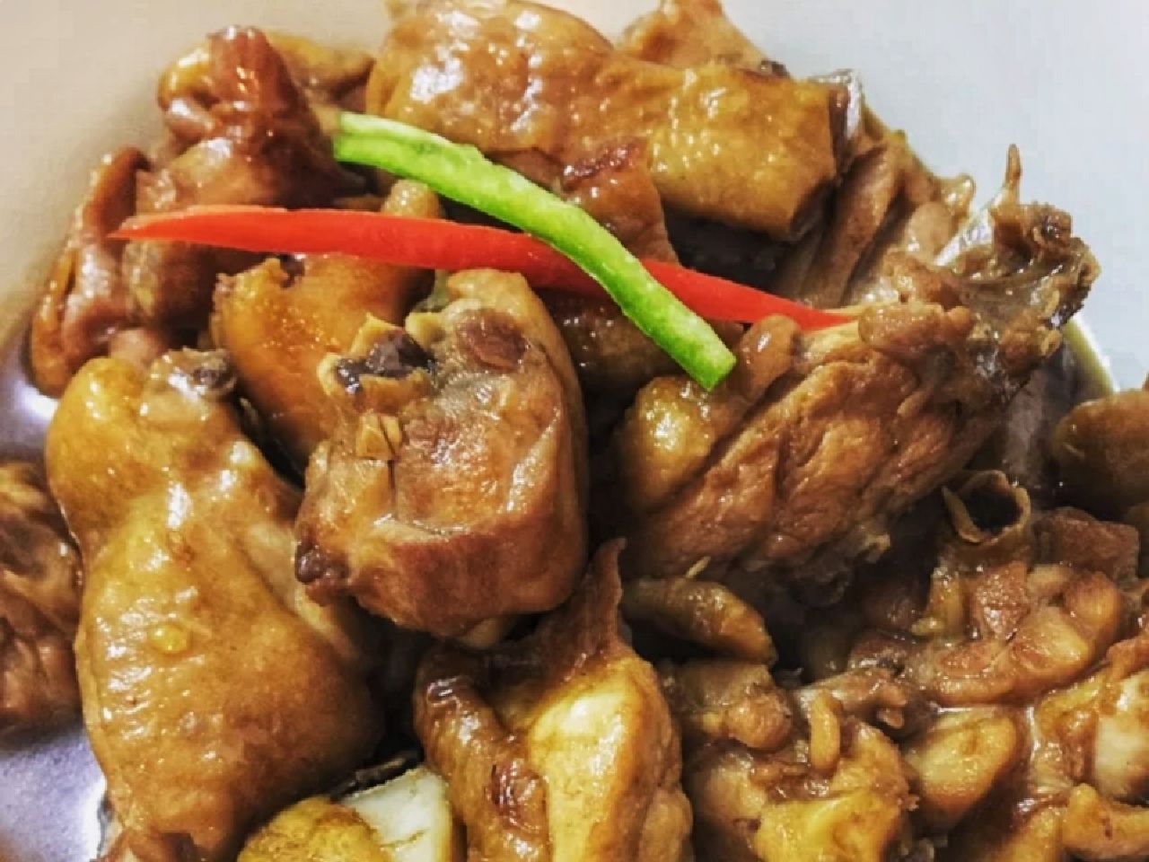 教你沙姜焖鸡家常做法牢记调配沙姜汁方法酱香肉滑比饭店还香