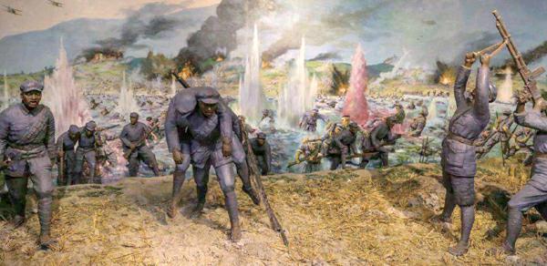 国军兵败如山倒,岳维峻喝止不住败兵,自己也只好落荒而逃.