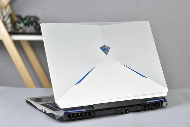 机械师f117-v酷爽游戏体验_玩家