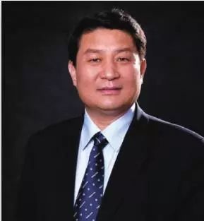 长宁波市政协 常委中国制笔协会 副理事长,亚洲笔王南柏先生参透易,儒