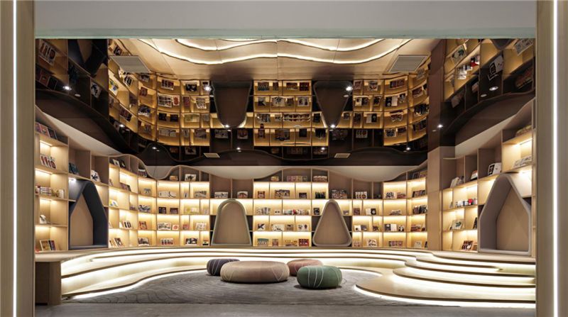 书吧实景图室内恒温游泳池实景图景瑞·天赋滨江的入市,是武汉的一次