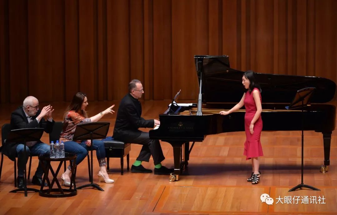 莉(barbara frittoli)以及男低音歌唱家贾科莫64普雷斯蒂亚(giacomo